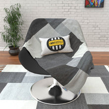 Load image into Gallery viewer, Montepelier Womens Cushion
